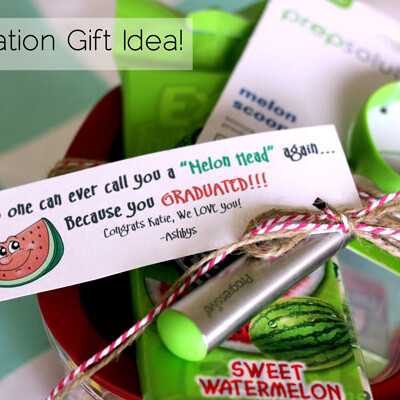 I am in love with this graduation gift idea! So fun!