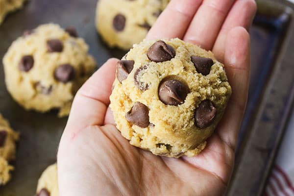 The MASTER Chocolate Chip Cookie Recipe. I've found it! | happymoneysaver.com