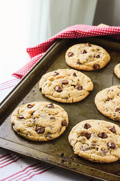 The MASTER Chocolate Chip Cookie Recipe. I've found it! | happymoneysaver.com