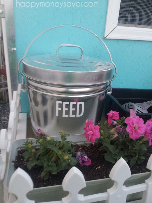 Pretty Chicken Coop Garbage Can feed holder