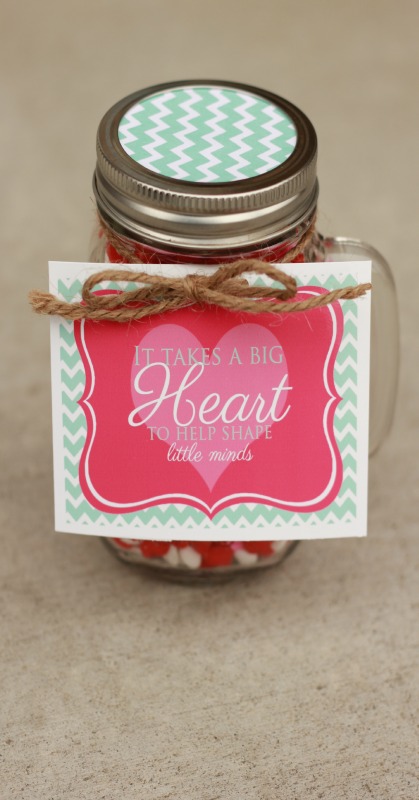 Free printable tag: It takes a BIG Heart to help shape little minds. Great gift idea to give to a teacher. #happythoughts