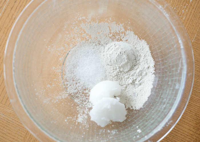 Out with the chemicals! Super easy recipe for homemade kids toothpaste.