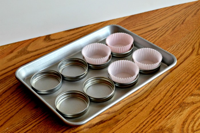 Easy ways to make your own cupcake pan with things you have at home!