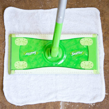 Make your own swiffer wet pads using 11"x11" cleaning rags. Only 3 simple ingredients!