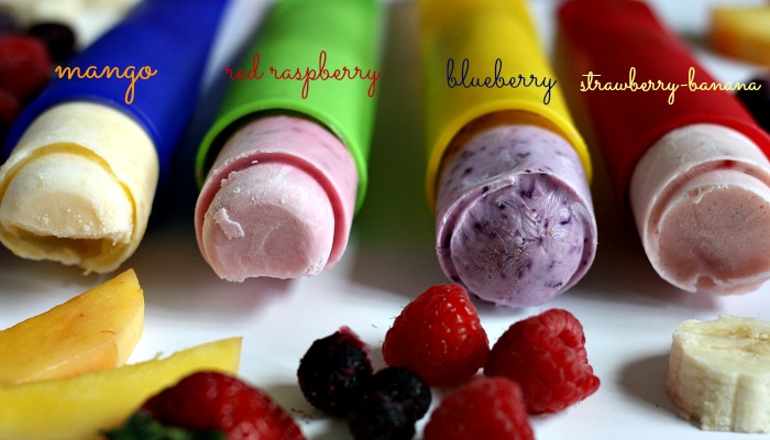 These easy frozen yogurt pops are the perfect summer treat! #summer #yogurtpops #frozentreats