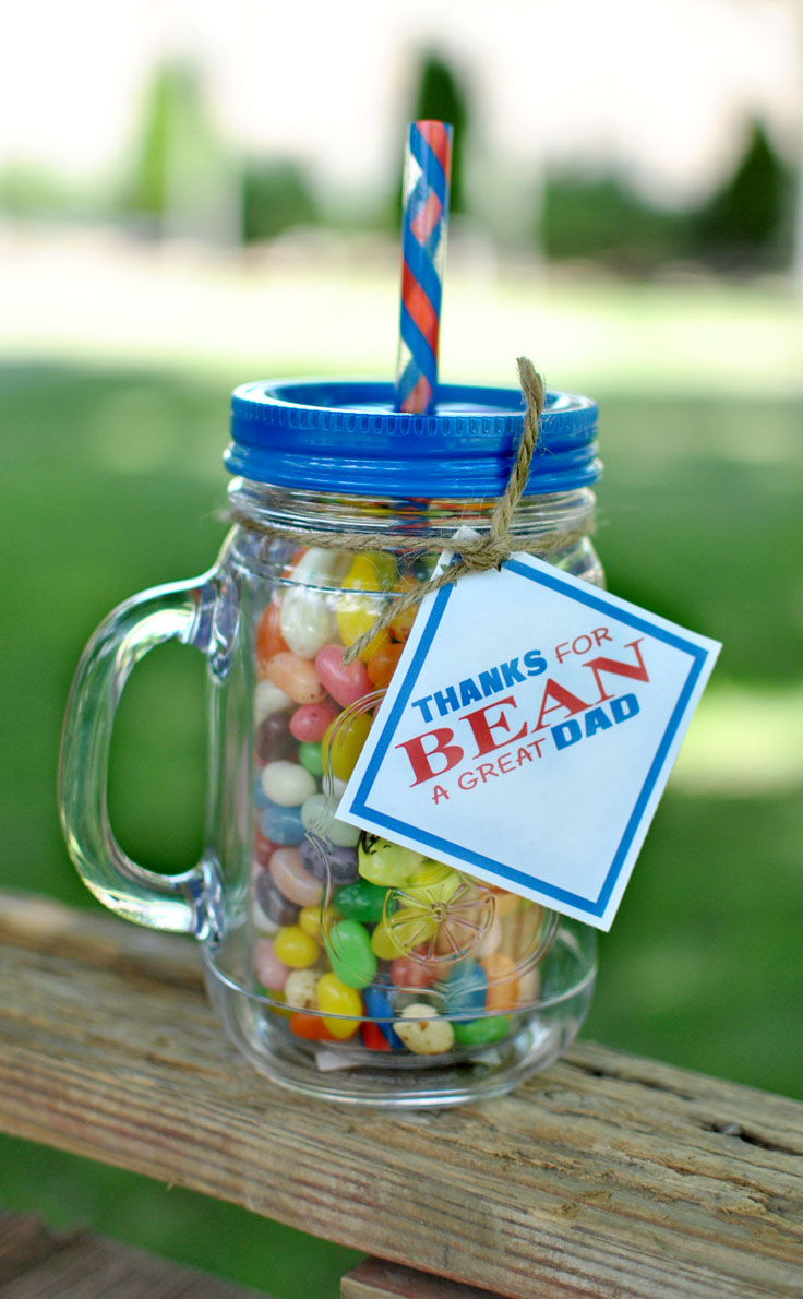 Use this great Father's day beans gift idea that is perfect for dads! #happythoughts #jellybeans