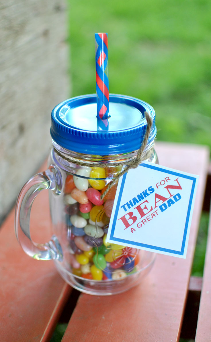 This is a simple and fun idea, so don't forget to try this Father's Day Beans gift idea! #happythoughts #fathersday #jellybeans