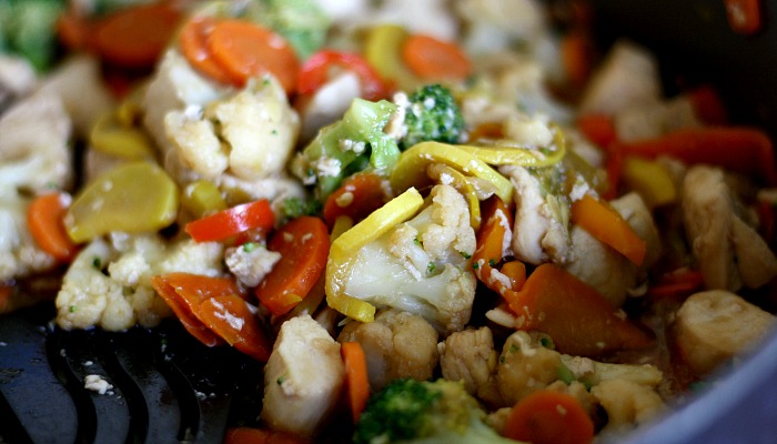 A great recipe and step by step directions for making homemade freezer stir-fry. A healthy freezer meal that can be made up in minutes on those busy nights!
