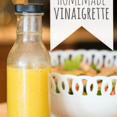 This homemade vinaigrette dressing is THE best. 5 simple ingredients, healthy, and extra tasty. Homemade for the win!