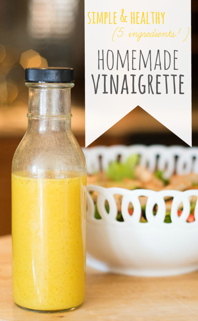 This homemade vinaigrette dressing is THE best. 5 simple ingredients, healthy, and extra tasty. Homemade for the win!