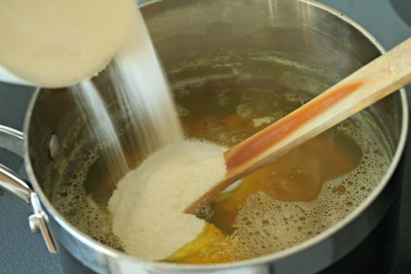 How to make homemade liquid laundry detergent from scratch. 