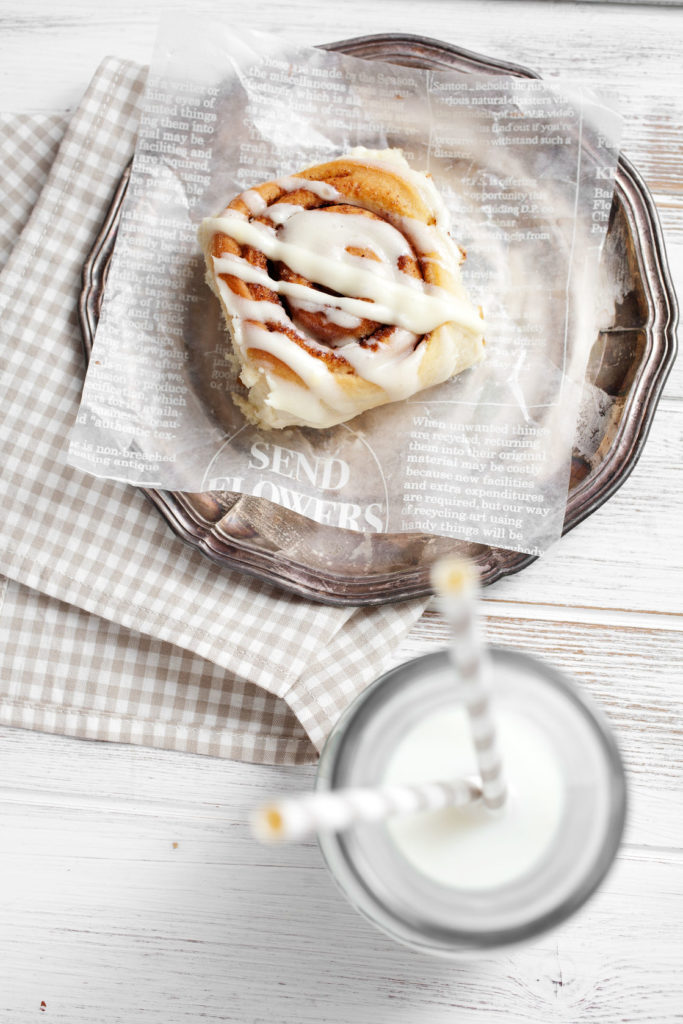 This easy cinnamon roll recipe is delicious + you can make ahead and freeze!!
