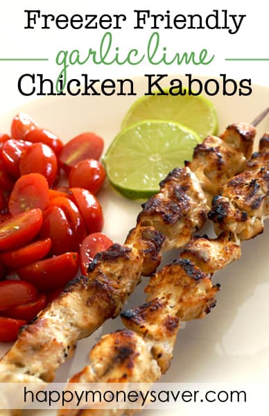 These freezer friendly garlic lime chicken kabobs will make you a dinner time hero! They are quick, easy and super delicious! | happymoneysaver.com