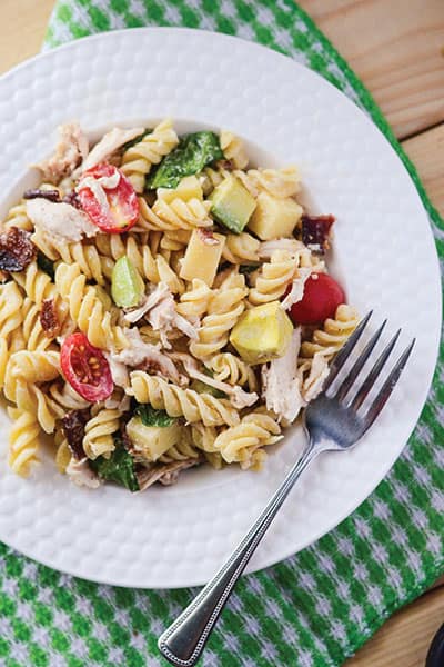 California Club Pasta Salad - California Club Pasta Salad - a simple pasta salad recipe and new take on a classic sandwich! | happymoneysaver.com