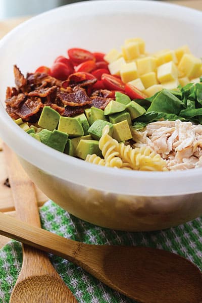 California Club Pasta Salad - California Club Pasta Salad - a simple pasta salad recipe and new take on a classic sandwich! | happymoneysaver.com