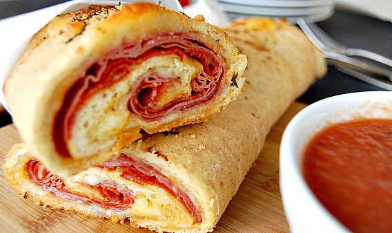 Ham and Cheese Stromboli Recipe. It makes my mouth water just thinking about it! | Happymoneysaver.com