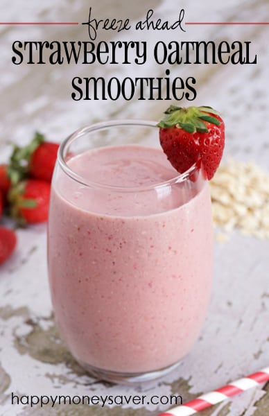 This delicious strawberry oatmeal smoothie is just what you need to get your day started off right! Your body will thank you for it! | happymoneysaver.com
