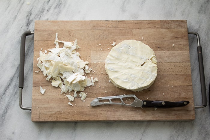 Fried Brie Bites - Crunchy, creamy and oh so cheesy. You can also make ahead and freeze them for last minute company or for a party. YUMMERS!!!