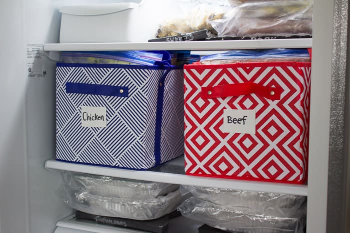 10 GENIUS ways to organize your freezer meals! There are some amazing tips here!