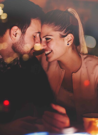How to have a date night out totally free! These are great frugal tips!