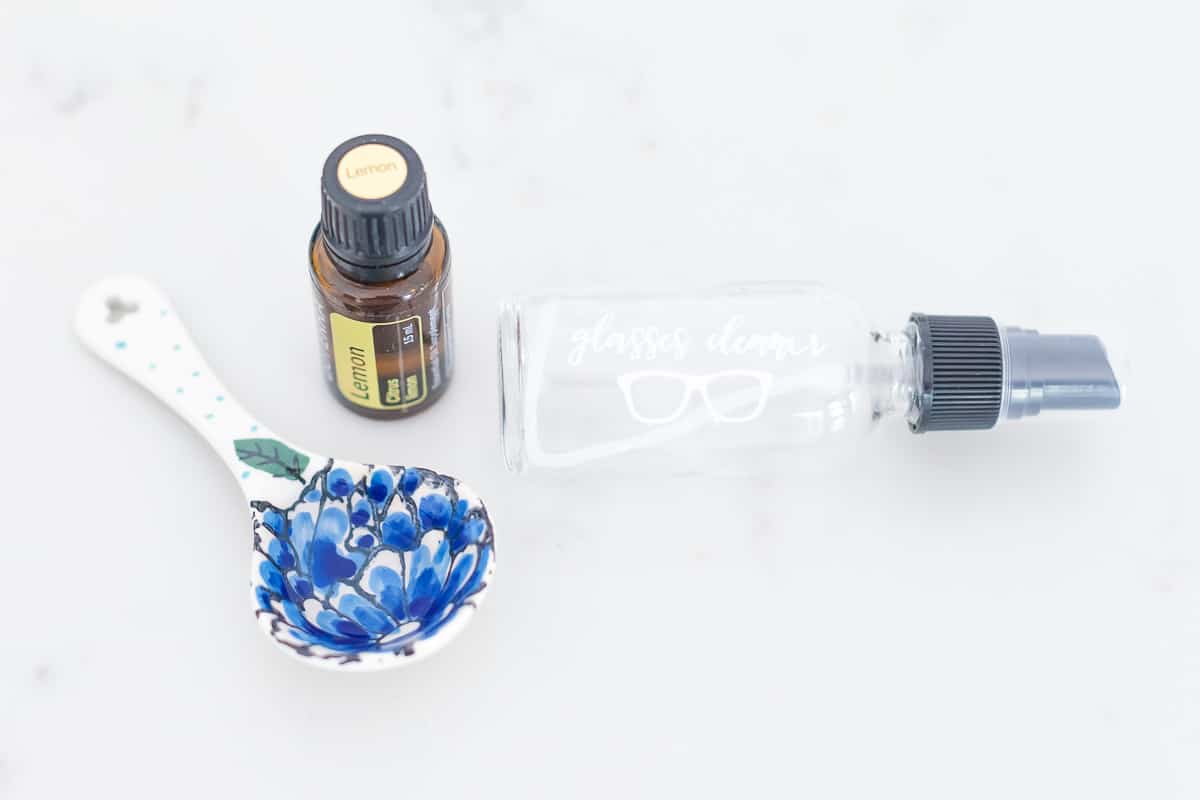 Smudges, no more! You will fall in love with this Homemade Eyeglass and Sunglass Cleaner after one use.